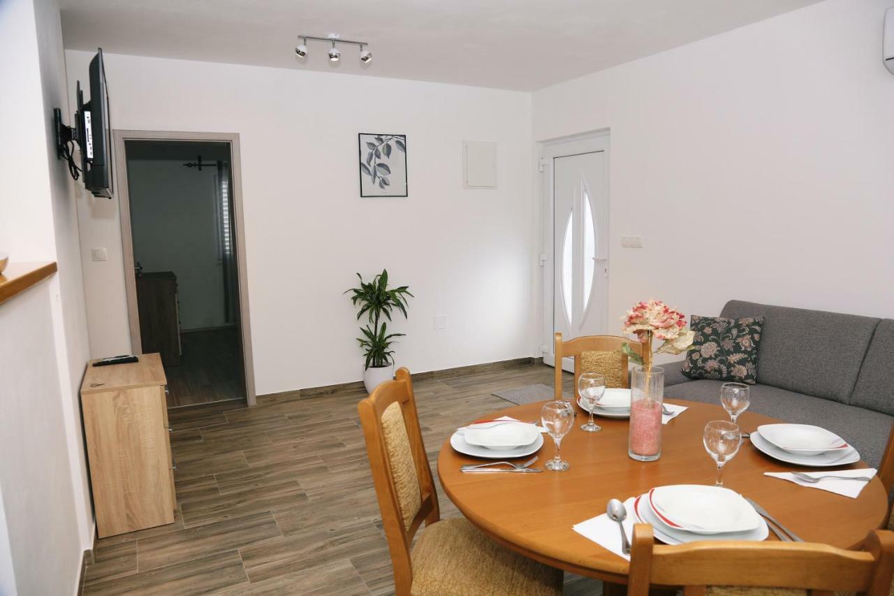 Apartman Tonia Br. 1 Zavalatica